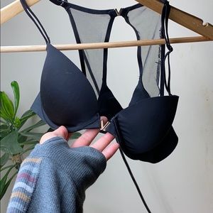 Victoria’s Secret front fasten bra 34 B